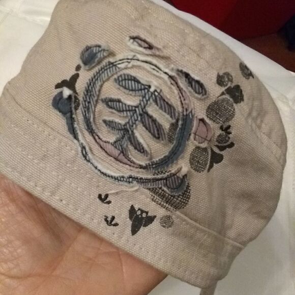 Element crown hat  - Picture 2 of 6